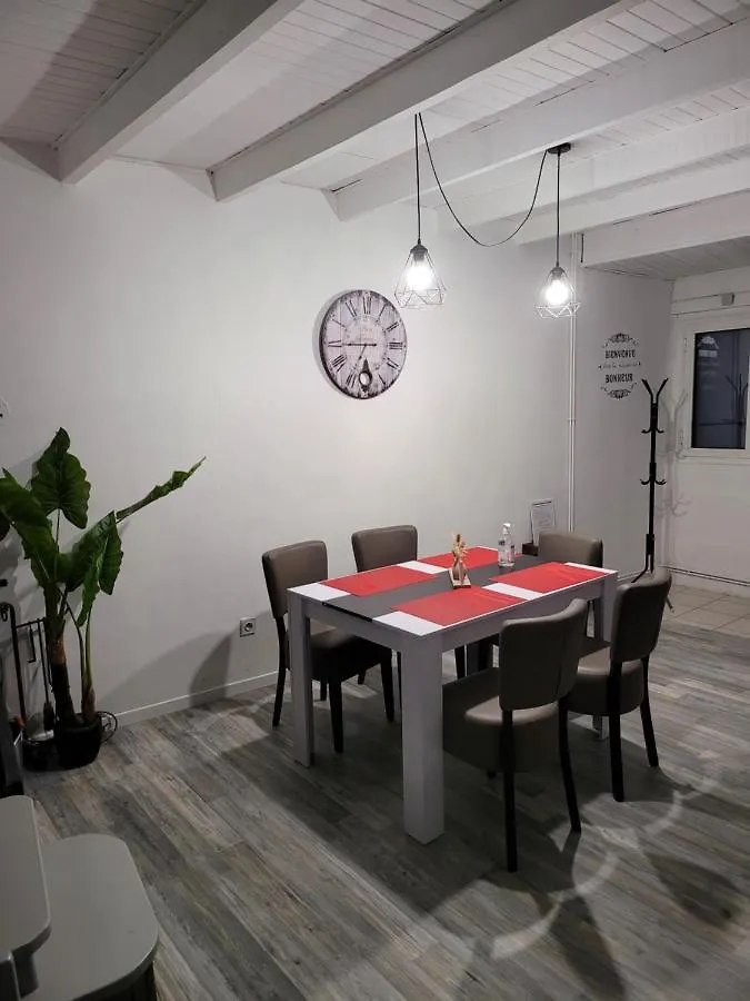 Holiday home Maison Au Coeur De Pierrelatte Classee 3 Etoiles Villa